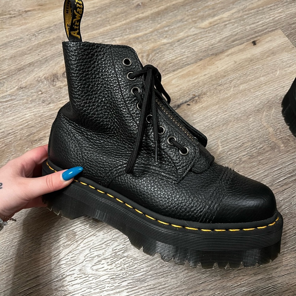Size 8 women’s Dr. Martens platform shoes